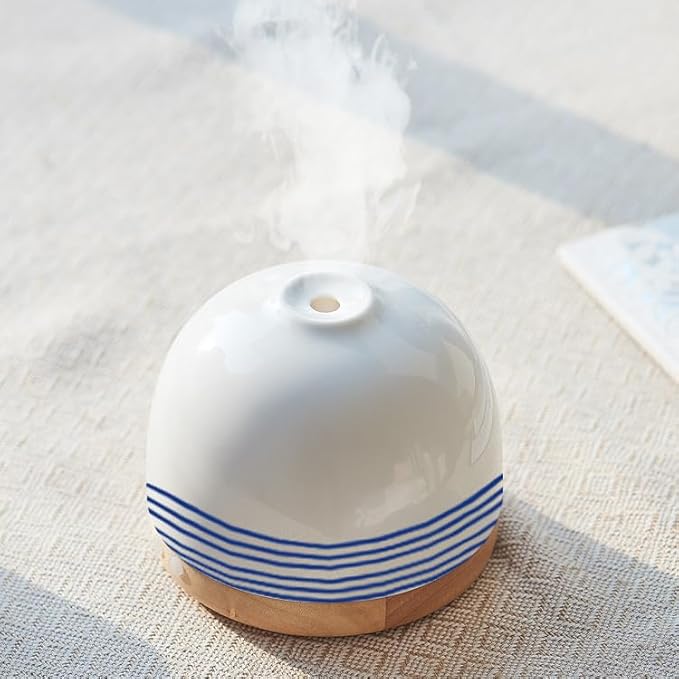 Luxurious Essential Ceramic Diffuser Round Aroma Diffuser 300ml Night Light Captivating Exquisite Blue and White Porcelain Patterned Elegance Nano Water Mist Humidifier