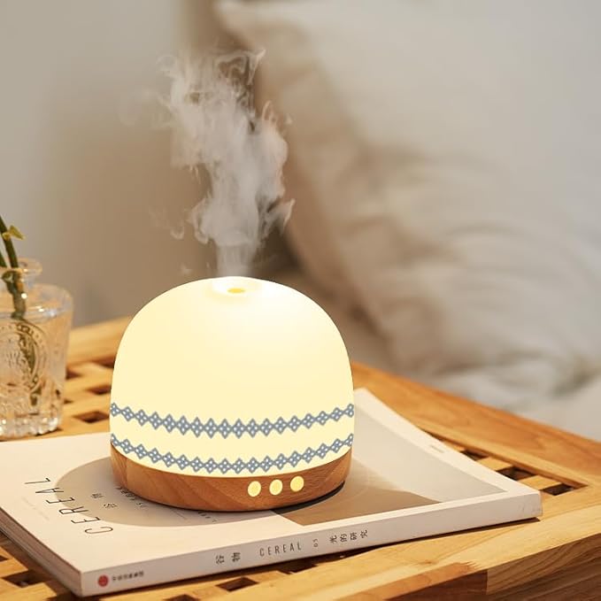 Luxurious Essential Ceramic Diffuser Round Aroma Diffuser 300ml Night Light Captivating Exquisite Blue and White Porcelain Patterned Elegance Nano Water Mist Humidifier