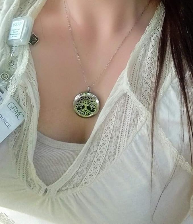 Aromatherapy Essential Oil Diffuser Necklace Stainless Steel lnspirational Locket Pendant(Celtic Knot)