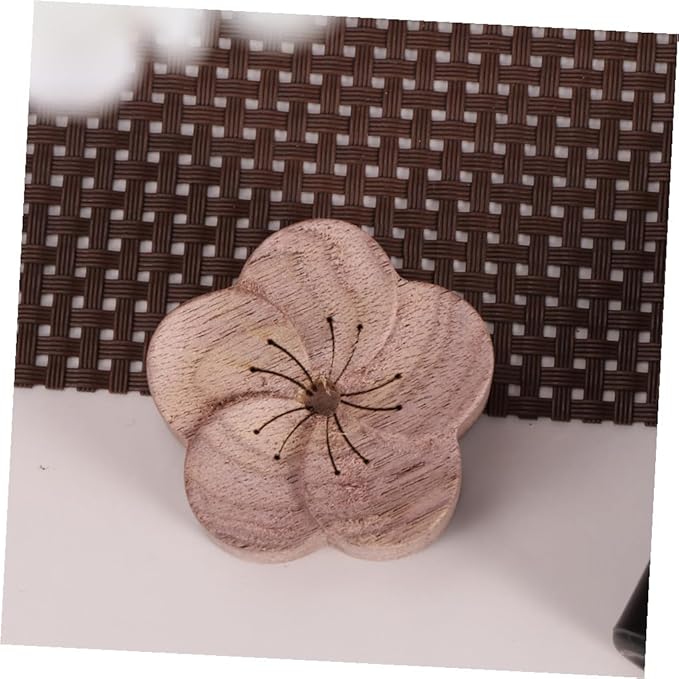 Natural Wood Aromatherapy Diffuser for Essential Oils Smokeless Portable Aroma Diffuser for Home Office Bedroom Sleep and Meditation Eco-Friendly Plum Blossom Design