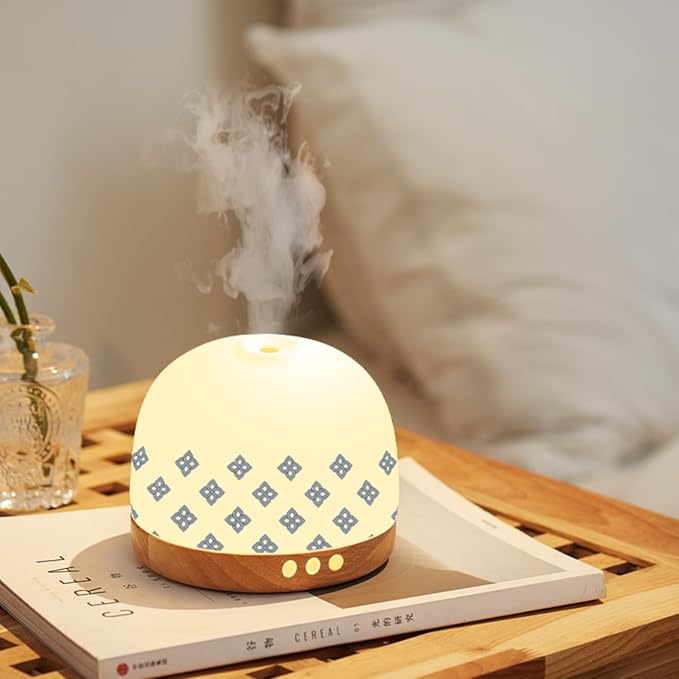 Luxurious Essential Ceramic Diffuser Round Aroma Diffuser 300ml Night Light Captivating Exquisite Blue and White Porcelain Patterned Elegance Nano Water Mist Humidifier