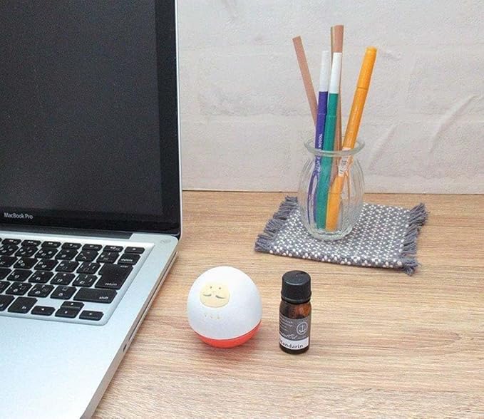 Stone Diffuser Swinging Animals Aromatherapy [Japan Import] Passive Diffuser for Essential Oil, Ceramic, Non-Electric, Room Decor, Gift (Lucky Cat)