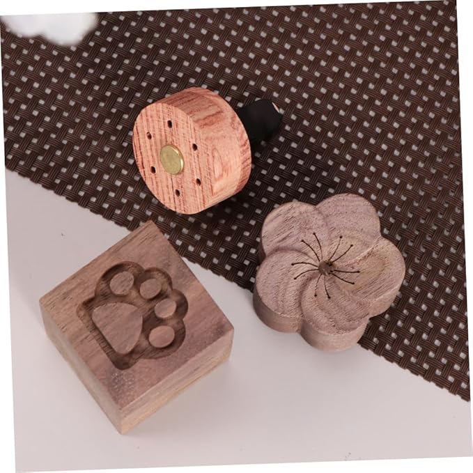 Abaodam Wood Aromatherapy Diffuser Log for Essential Oils Smokeless Aroma Diffuser Small Portable Home Office Bedroom Scent Enhancer Sleep and Meditation Relaxation Plum Blossom Design