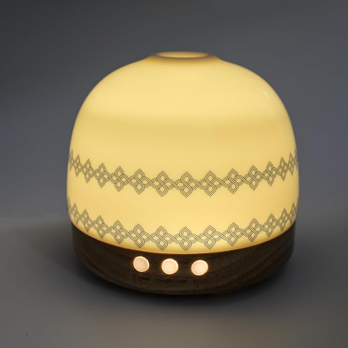 Luxurious Essential Ceramic Diffuser Round Aroma Diffuser 300ml Night Light Captivating Exquisite Blue and White Porcelain Patterned Elegance Nano Water Mist Humidifier