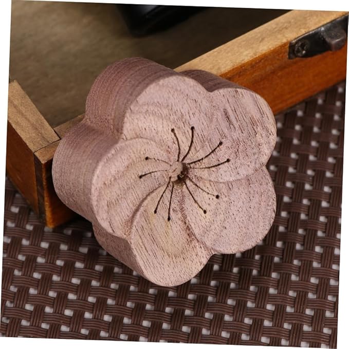 FUOYLOO Wood Aromatherapy Diffuser Plum Blossom for Home Office Bedroom Portable Natural Wood Essential Oil Diffuser Eco-Friendly