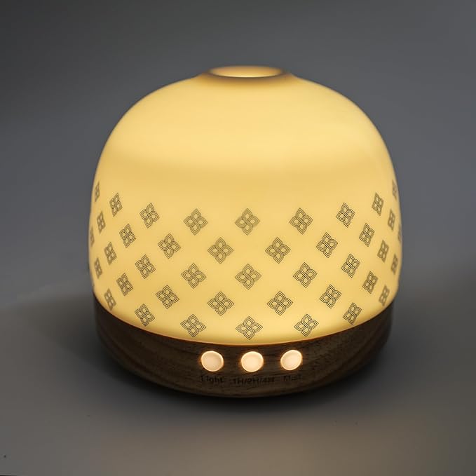 Luxurious Essential Ceramic Diffuser Round Aroma Diffuser 300ml Night Light Captivating Exquisite Blue and White Porcelain Patterned Elegance Nano Water Mist Humidifier